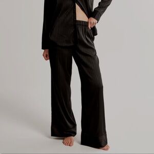 NWT Abercrombie & Fitch Satin Jacquard Sleep Pant in Black small